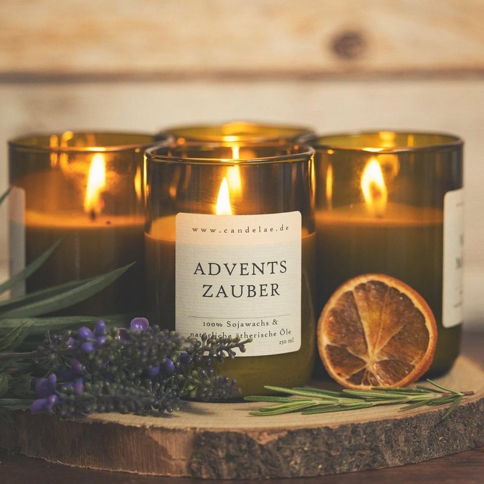 Adventszauber Duftkerze – Handgefertigte Sojawachskerze – 250g – Winterlicher Duft mit Blutorange Zimt & Lavendel – Nachhaltige Kerze im Upcycling-Glas