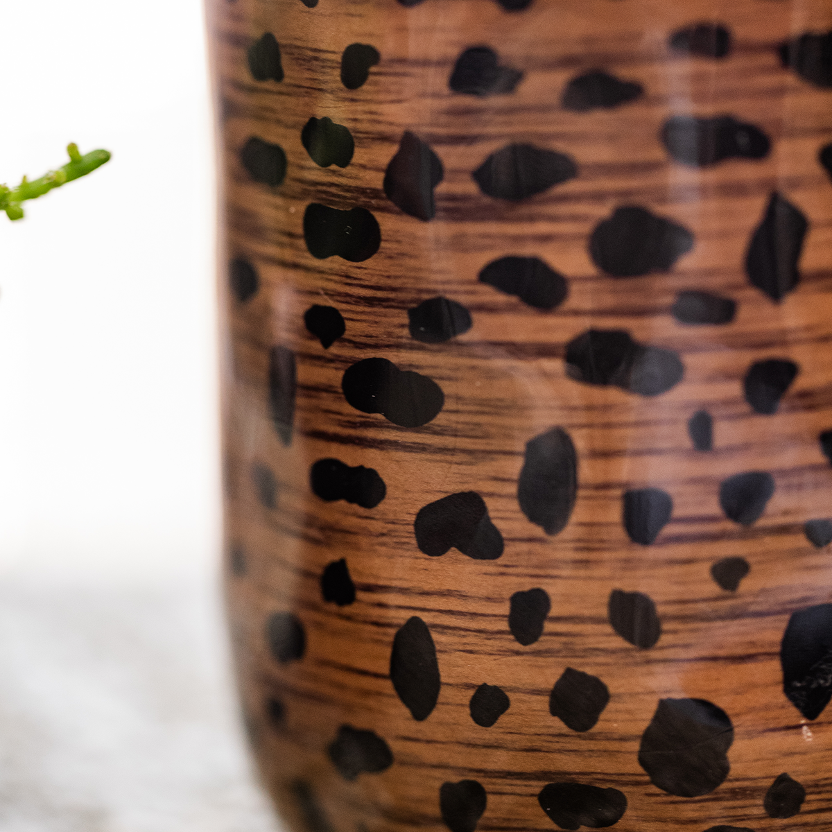 Leoparden-Ziertopf – Ø6 cm – Dekotopf mit Leopardenmuster – Pflanztopf aus Keramik – Blumentopf für kleine Zimmerpflanzen & Sukkulenten – Braun/Schwarz – Indoor-Deko