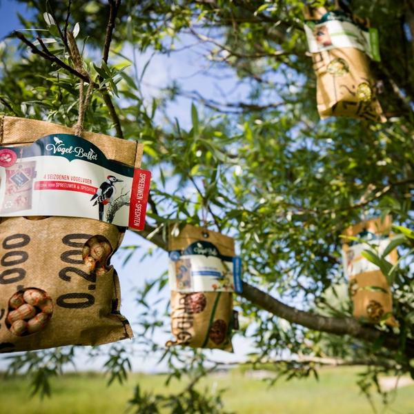 Vogelbuffet - Lumpenfütterung - 300 Gramm - für Spatzen & Amseln