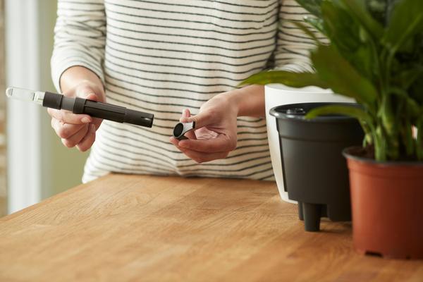 Selbstbewässerungs-Einsatz für Blumentöpfe – Pflanzeneinsatz mit Wasserreservoir – Ø17cm – für Zimmer- & Außenpflanzen