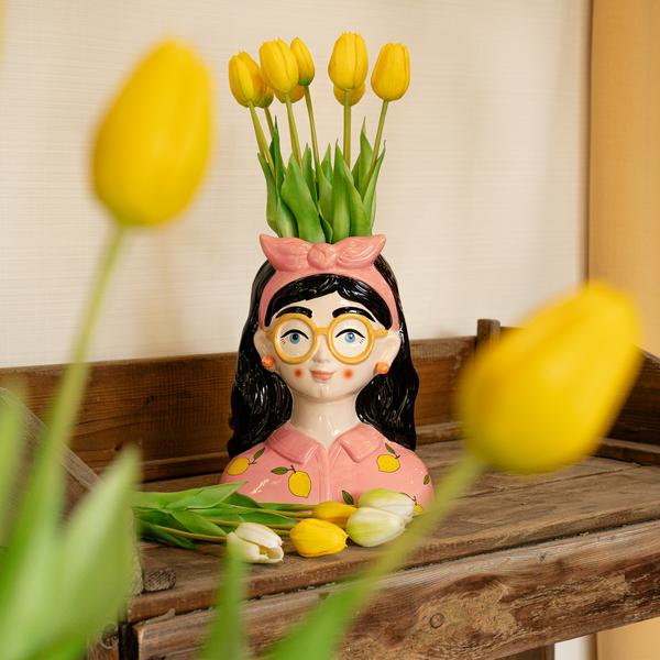 Vase Lady 'Kylie' + 10 Kunsttulpen Gelb – Steingutvase 27 cm – Dekorative Tulpen 42 cm – Elegante & fröhliche Wohnraumdekoration