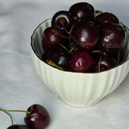 Kirschbaum Prunus avium ‘Regina’ – Süßkirsche 90–110cm Ø23cm – Winterharter Obstbaum mit weißen Blüten & aromatischen Früchten – Pflegeleicht für Garten Terrasse Familien 