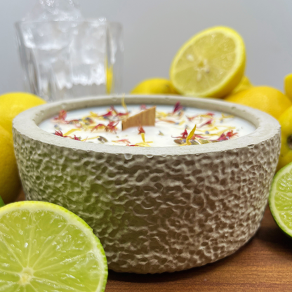 Outdoor Citronella-Betonkerze „Mugge Schreck“ – Handgemachter Insektenschutz aus dem Südschwarzwald mit Blütenverzierung 