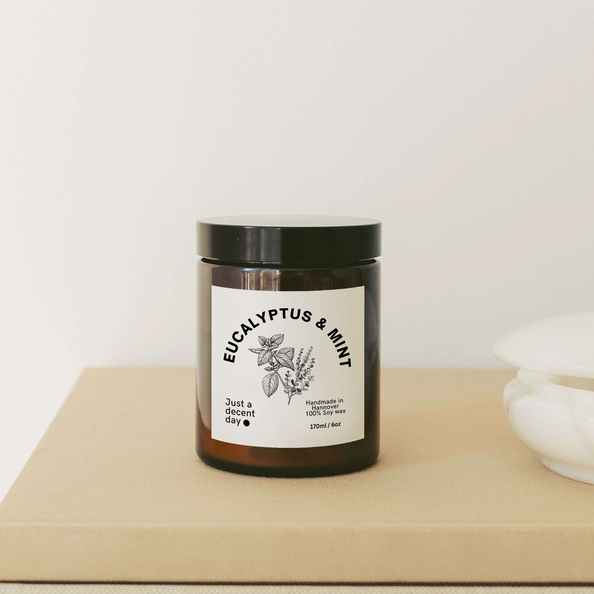 Duftkerze Eucalyptus & Mint – Gardening Collection – 170ml Sojawachs – Frischer Gartenduft mit Eukalyptus Minze & Hölzern – Aromakerze im Glas