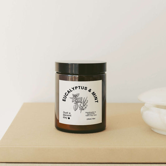 Duftkerze Eucalyptus & Mint – Gardening Collection – 170ml Sojawachs – Frischer Gartenduft mit Eukalyptus Minze & Hölzern – Aromakerze im Glas