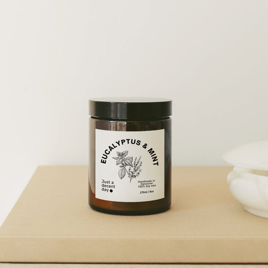 Duftkerze Eucalyptus & Mint – Gardening Collection – 170ml Sojawachs – Frischer Gartenduft mit Eukalyptus Minze & Hölzern – Aromakerze im Glas