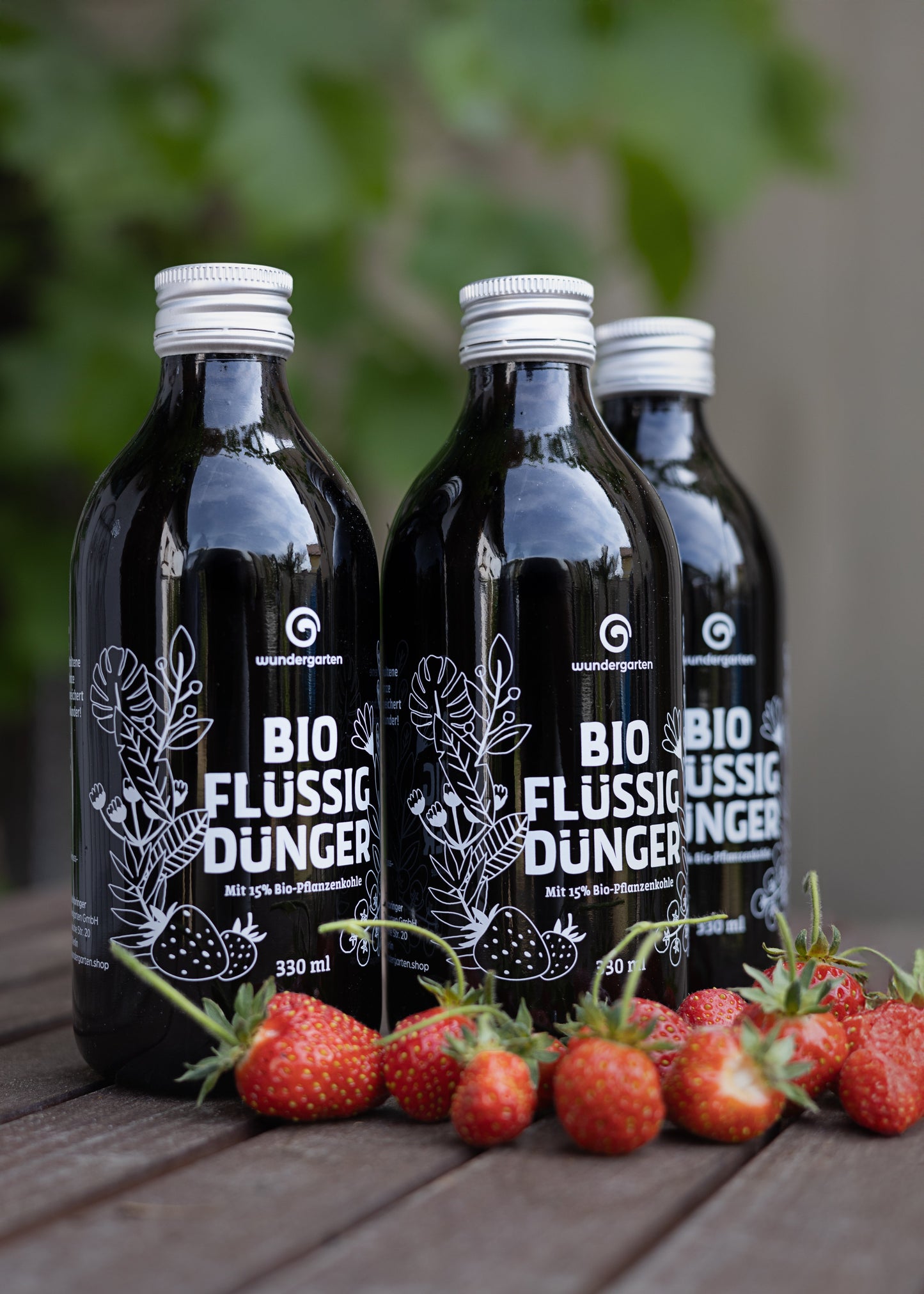 Wundergarten Bio Flüssigdünger – 100% pflanzlicher Volldünger mit Pflanzenkohle – Für Obst Gemüse Kräuter & Beeren – Nachhaltiger Dünger in Glasflasche