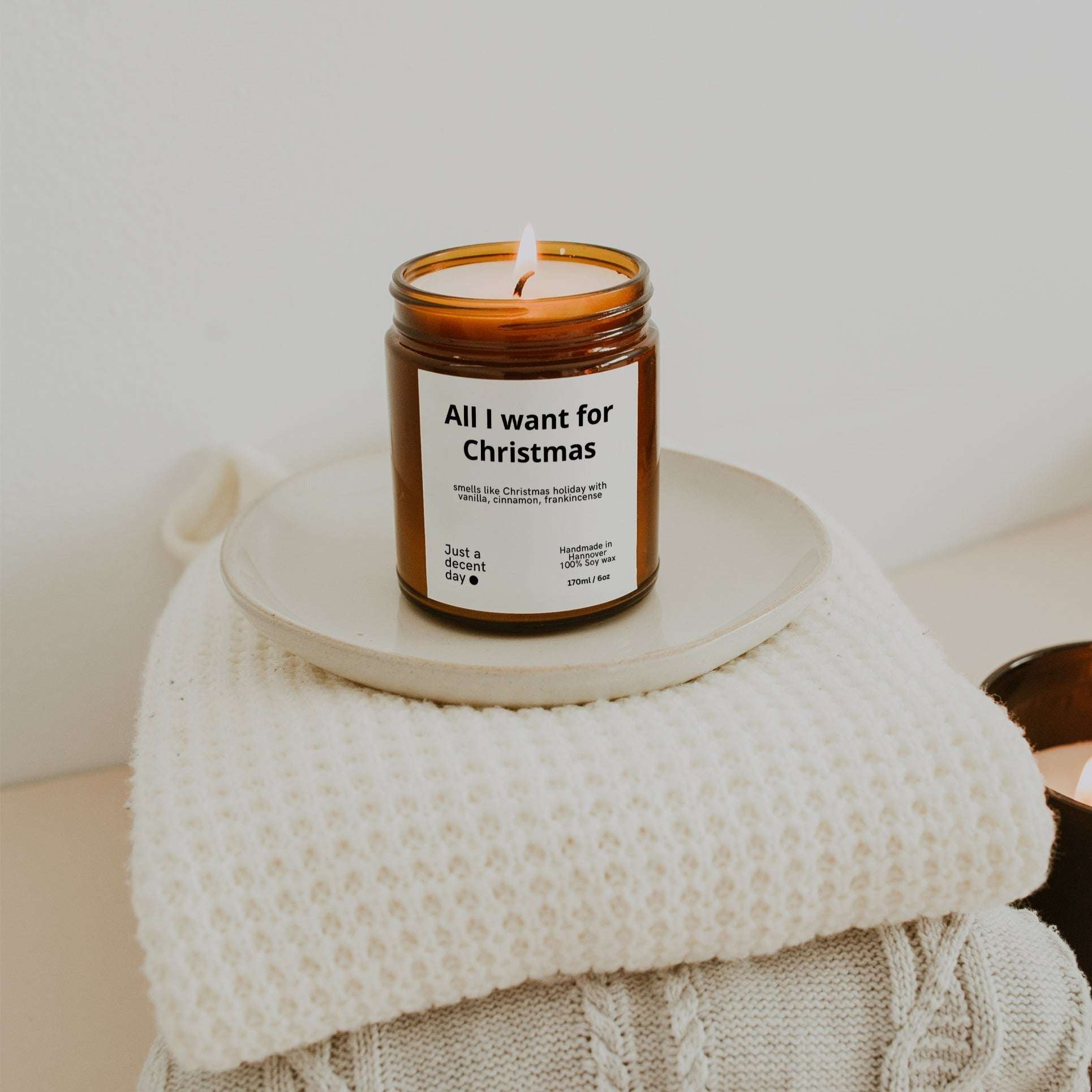 Duftkerze All I Want for Christmas – Weihnachtsduft Kerze aus Sojawachs – 170ml – Apfel Zimt Vanille Tanne Weihrauch – Aromakerze im Glas