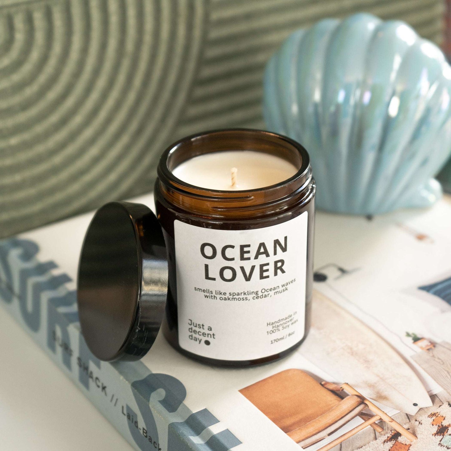 Duftkerze Ocean Lover – Frischer Meeresduft aus Sojawachs – 170ml – Floral & maritim mit Eichenmoos Zedernholz Moschus – Aromakerze im Glas