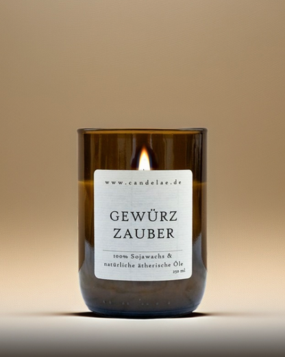 Gewürzzauber Duftkerze – Handgefertigte Sojawachskerze – 250g – Würziger Winterduft mit Zimt Nelke Orange & Anis – Nachhaltige Kerze im Upcycling-Glas