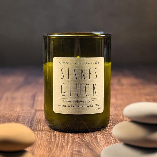 Sinnesglück Duftkerze – Handgefertigte Sojawachskerze – 250ml – Harmonischer Duft mit Grapefruit Ylang-Ylang & Zedernholz – Nachhaltige Kerze im Upcycling-Weinglas