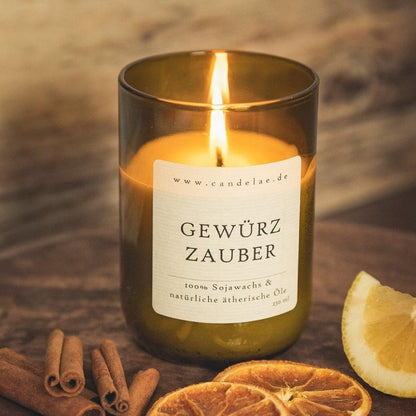 Gewürzzauber Duftkerze – Handgefertigte Sojawachskerze – 250g – Würziger Winterduft mit Zimt Nelke Orange & Anis – Nachhaltige Kerze im Upcycling-Glas