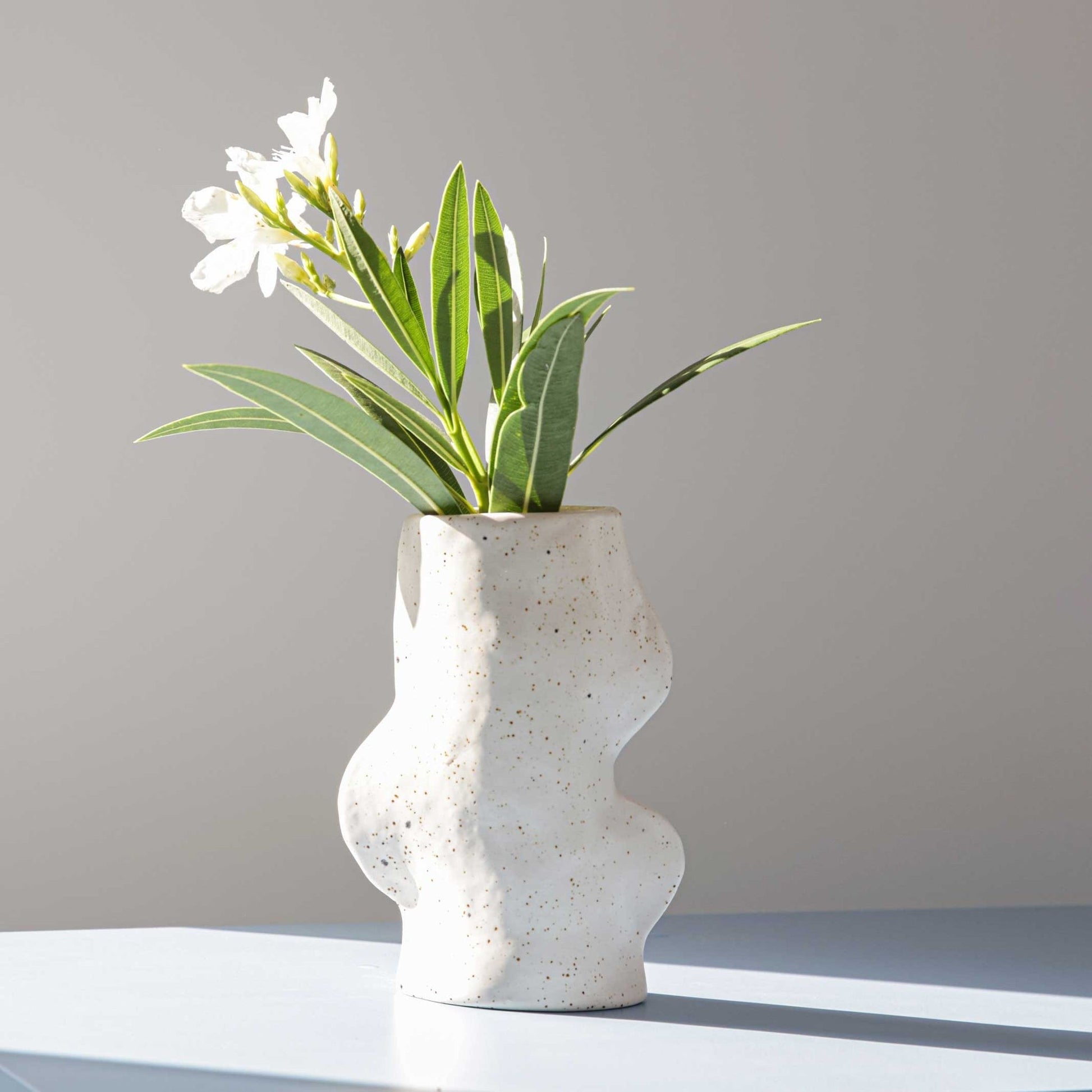 Fluxo Ceramic Vase Medium - White 