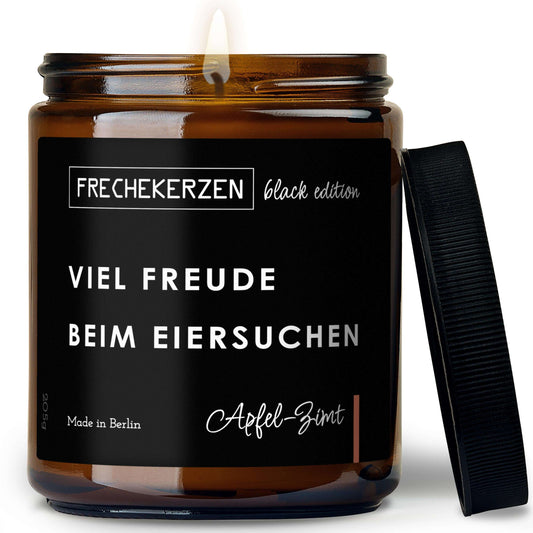 Lustige Duftkerze Black Edition mit Spruch „viel freude beim eiersuchen“ – Oster Kerze im Glas – Humorvolle Geschenkidee & moderne Frühlingsdeko