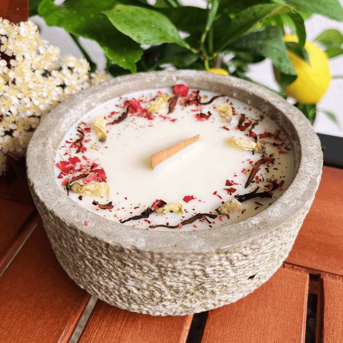 Outdoor Citronella-Betonkerzenset  „Grey - Mugge Schreck“ – Handgemachter Insektenschutz aus dem Südschwarzwald mit Blütenverzierung  3x Betonkerzen im Set 