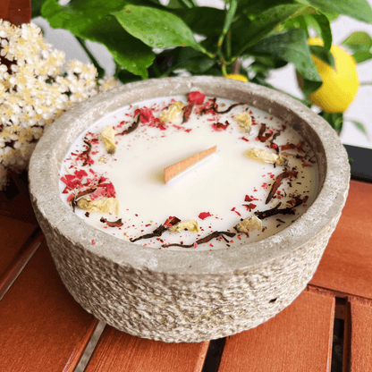 Outdoor Citronella-Betonkerzenset  „Grey - Mugge Schreck“ – Handgemachter Insektenschutz aus dem Südschwarzwald mit Blütenverzierung  3x Betonkerzen im Set 