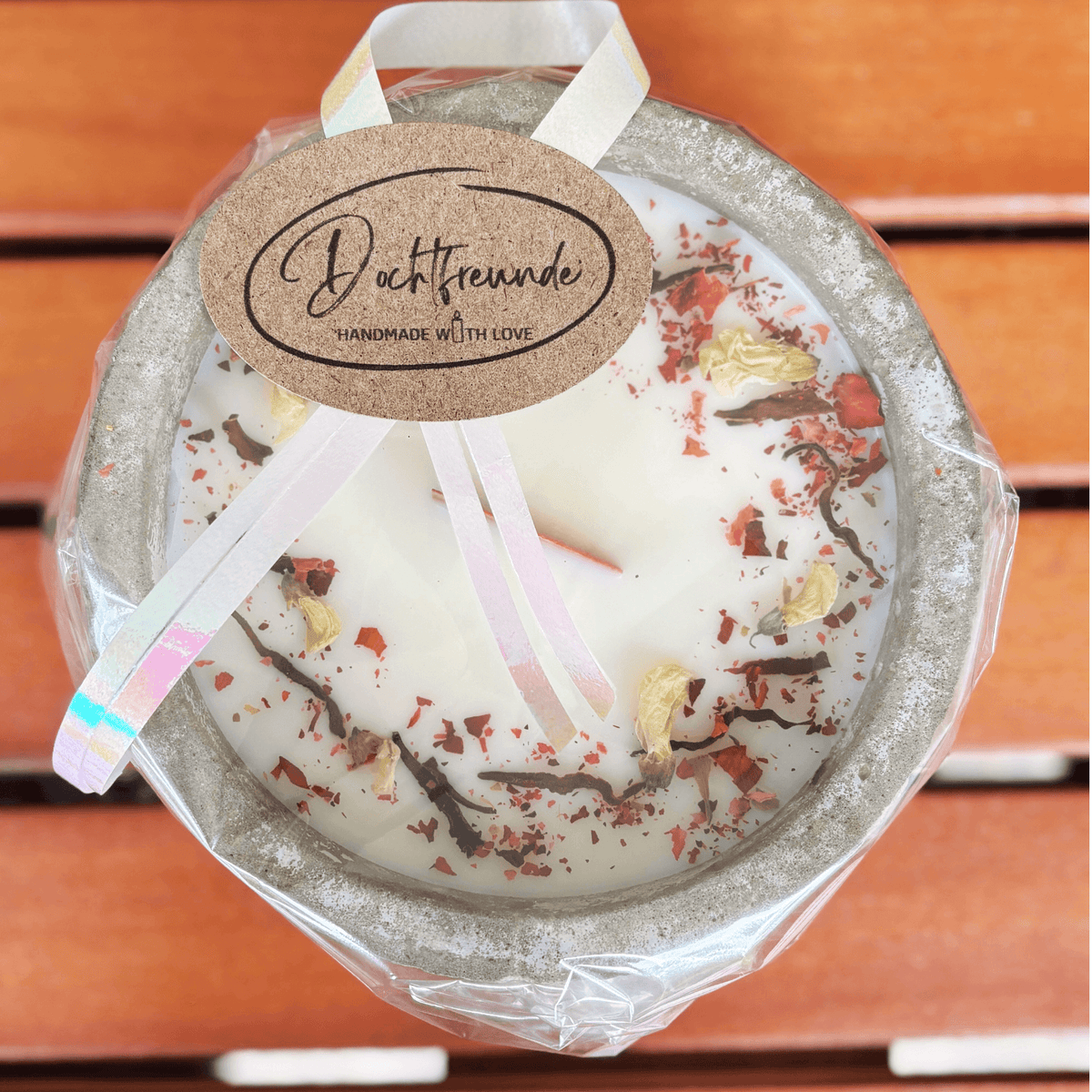 Betonkerzen-Set 4x Betongrau "Grey Cinnamon" - Aromaduftkerze - Stilvolle Sojawachskerze für Ihr Zuhause. Aromatherapie Kerze mit Blütenverzierung und HOCHWERTIGEM Baumwolldocht aus dem Südschwarzwald 