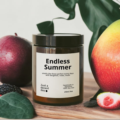 Duftkerze Endless Summer – Sommerduft Kerze aus Sojawachs – 170ml – Frisch & sonnig mit Bergamotte Zitrone Rose & Moschus – Aromakerze im Glas