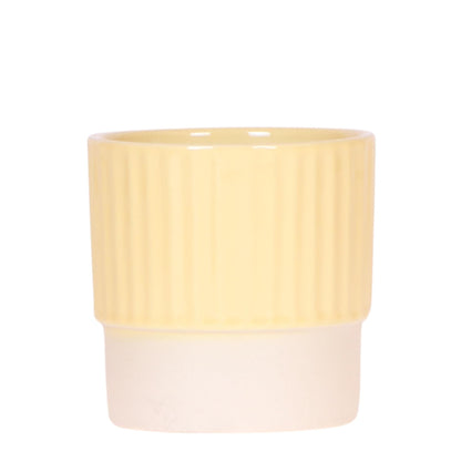 Butter Dekotopf Yellow – Floral Blush Kollektion – Pastellgelber Blumentopf mit glänzendem Oberteil & matter Basis – Kleine Pflanzgefäß mit feiner Rillenstruktur – Für Innenräume & dekorative Akzente 