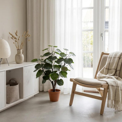 Polyscias Fabian Kunstpflanze 55cm – Dekorative Aralie Deko Pflanze – Pflegefreie Zimmerpflanze für Wohnzimmer Büro & Regal