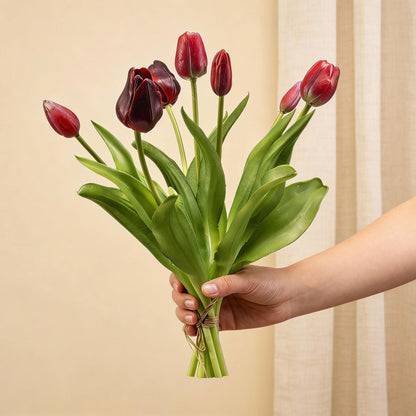 Tulpenstrauß Dunkelrot Real Touch Kunsttulpen – 7 Stiele – 42cm – Hochwertiger Kunstblumenstrauß in Bordeaux-Optik – Pflegefreie Deko für Tisch, Regal & Wohnzimmer